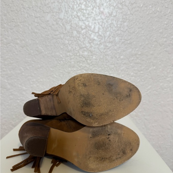 Brand: Steve Madden Style: Ohio Suede Fringe / Color: Chestnut/ Size: 5.5M - Picture 5 of 7